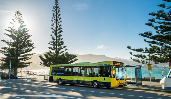 MetLink Buses  DSC0472 472 LR