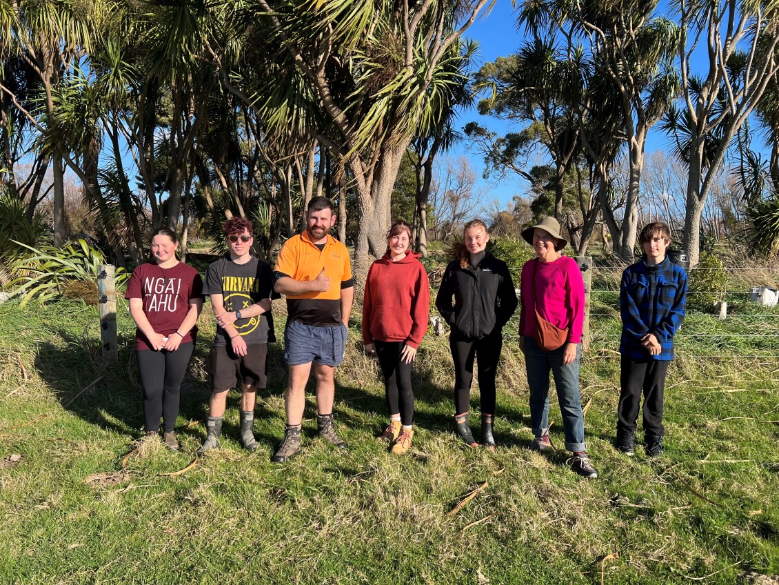 Conservation students from Pukāha at Ruamāhanga Farm